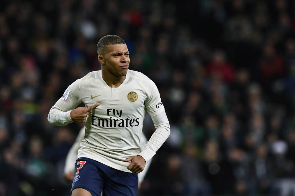 鹈鹕官方：赫伯特·琼斯头部受伤 本场比赛不会回归